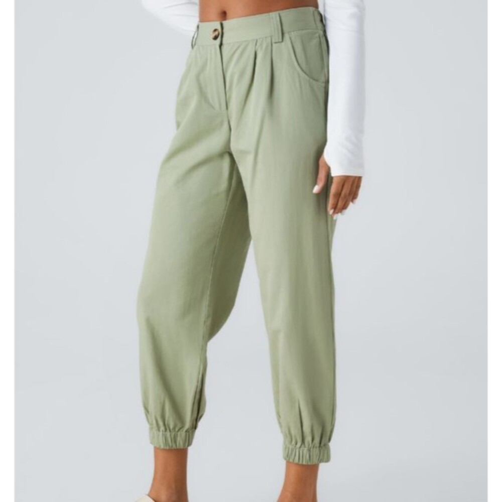 Halara Green Lightweight Twill Side Pocket Cropped Jogger Pants Size Medium